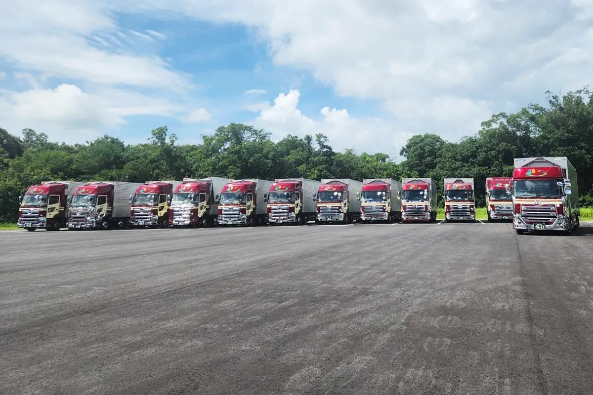 トラックの写真